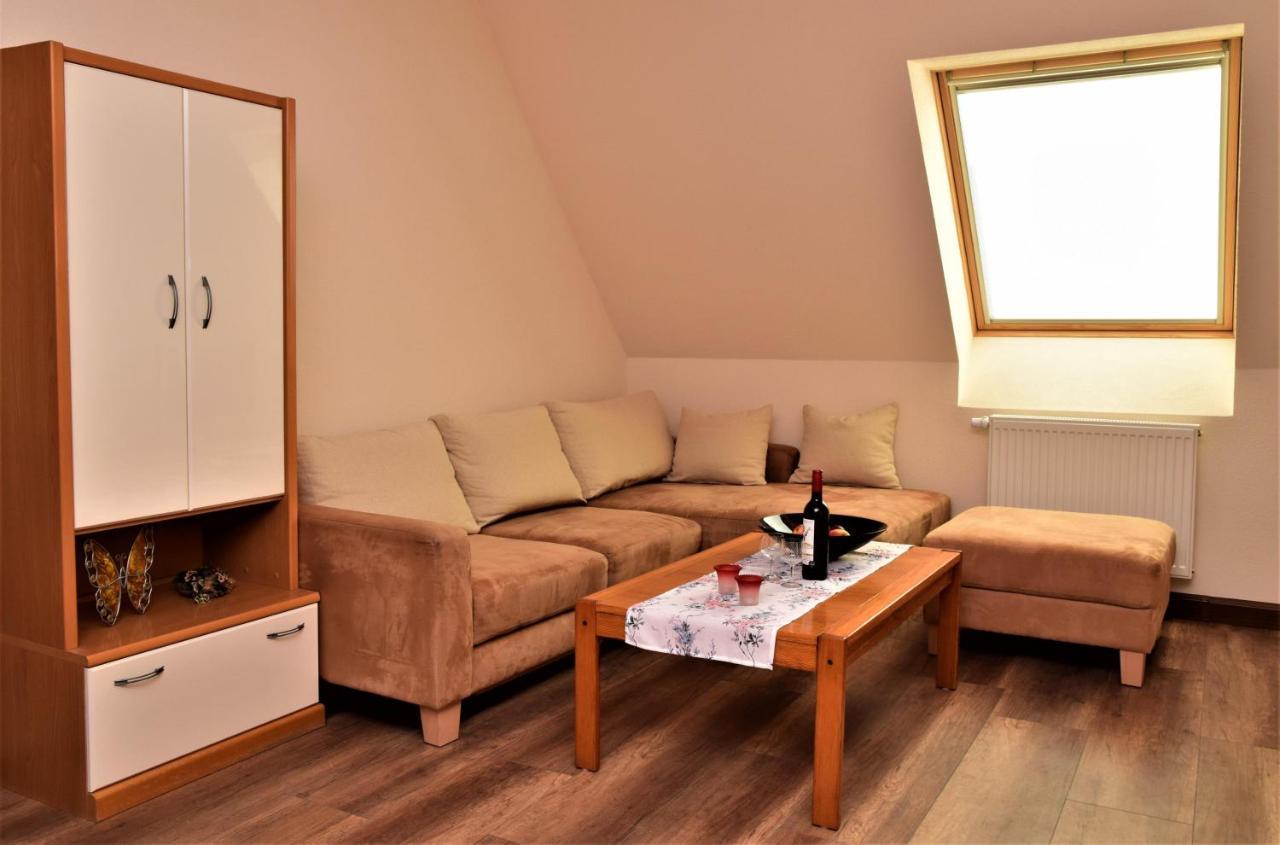 Ferienwohnung Anneliese Am Stadttor Hornbach Bagian luar foto